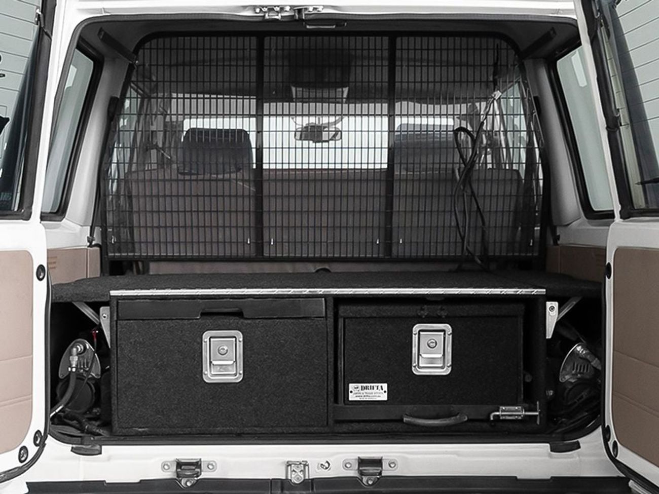 Toyota Land Cruiser 70 LC76 LX