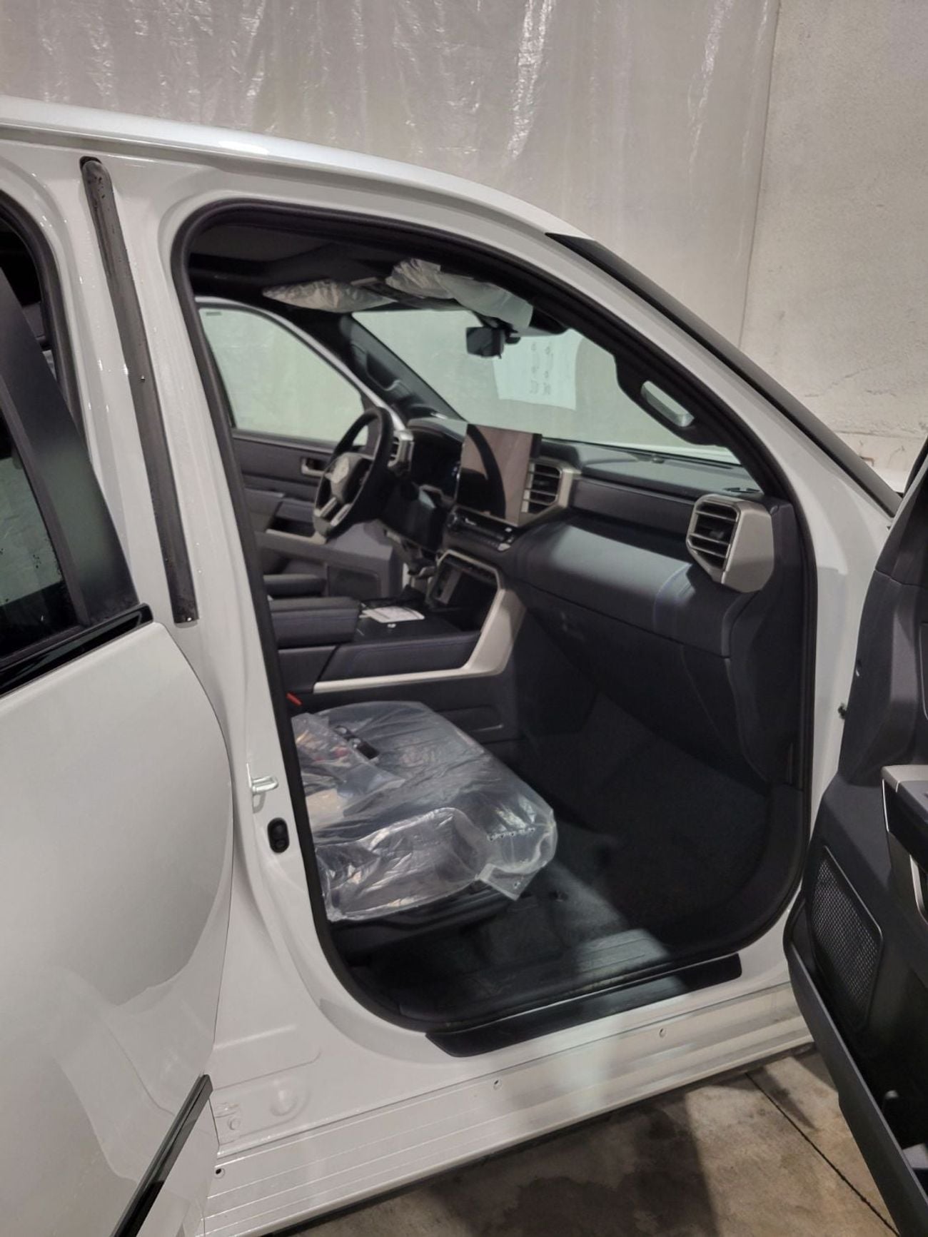 Toyota Tundra Platinum i-FORCE MAX 4x4 | 2026 | COMING SOON