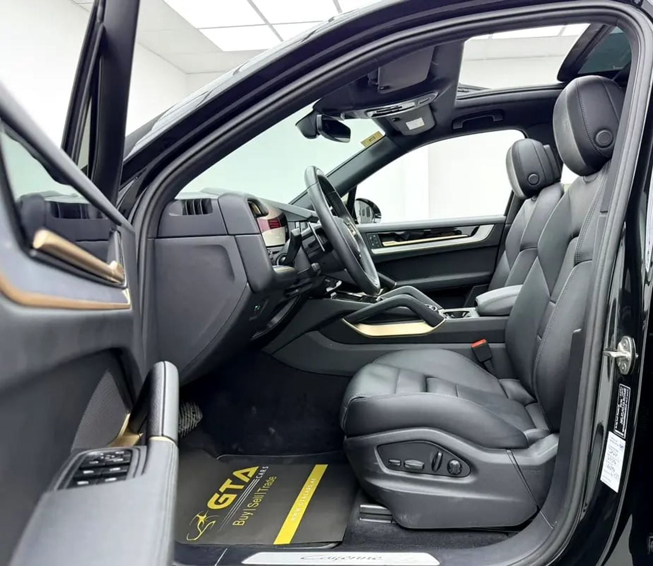 Porsche Cayenne STANDARD Warranty, Full Service History, Fully Loaded, GCC
