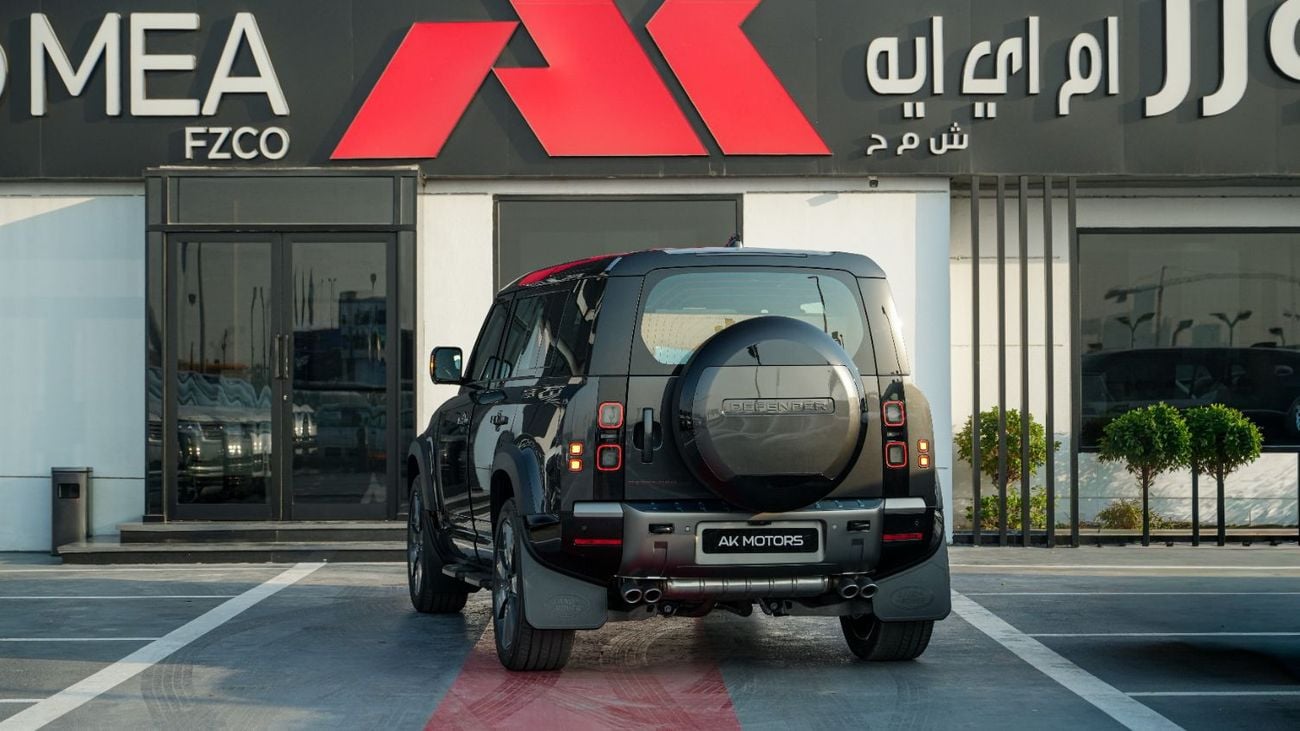 لاند روفر ديفندر 110 ULTIMATE EDITION P525 كارباثيان رمادي-بني فاتح، إصدار 2026 للتصدير فقط