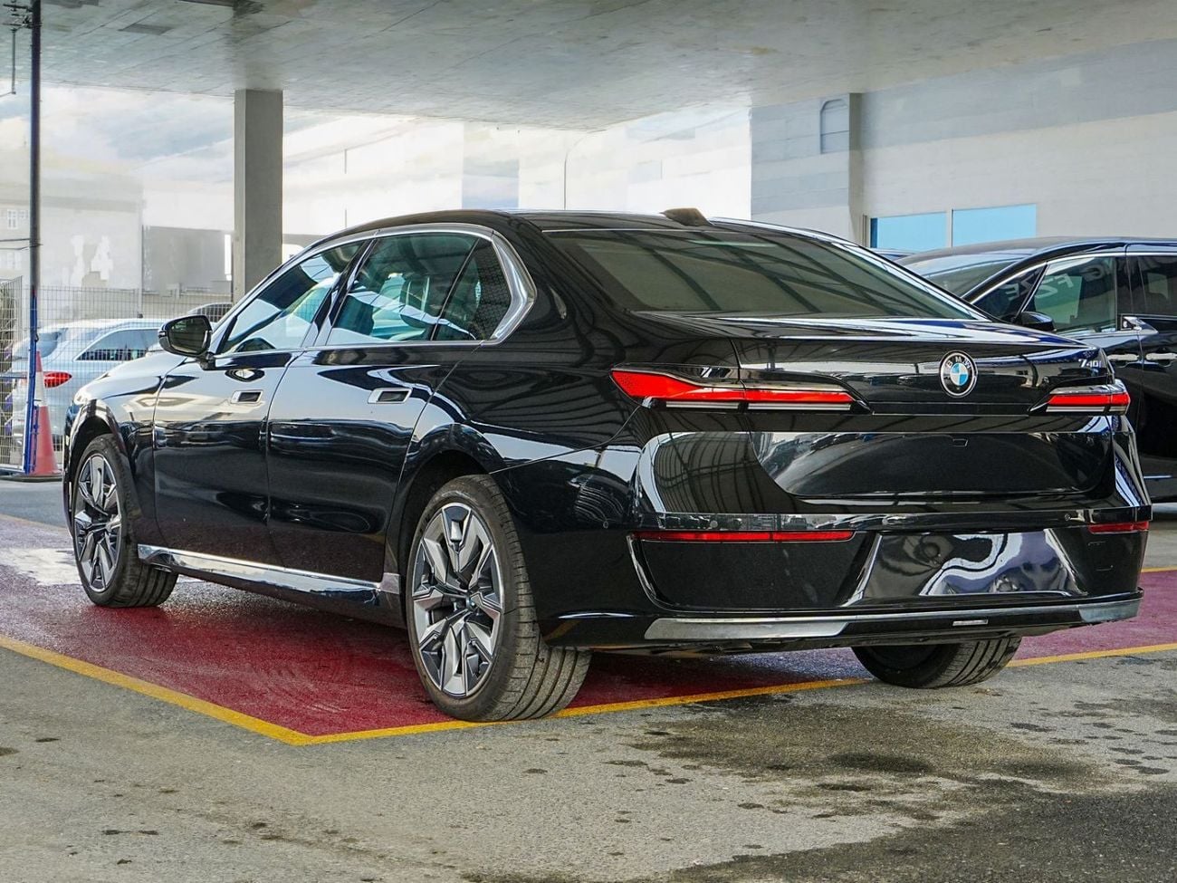 بي أم دبليو 740i ماستركلاس M SPORT PACKAGE