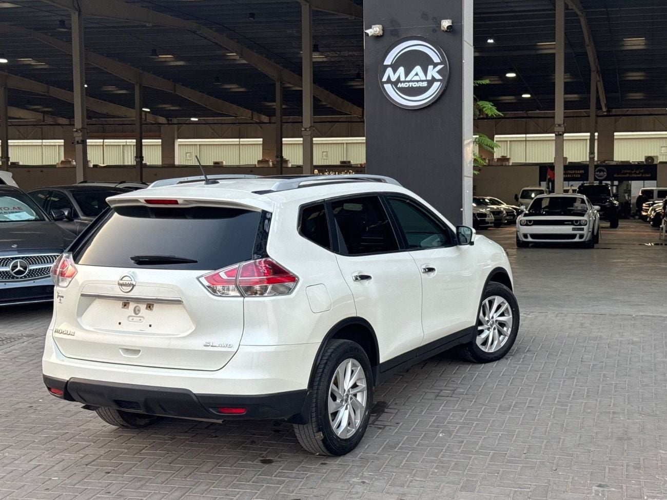 Nissan Rogue SL / V4 2.5L / PANORAMIC SUNROOF / AWD / 360 CAMERA / REAR AC