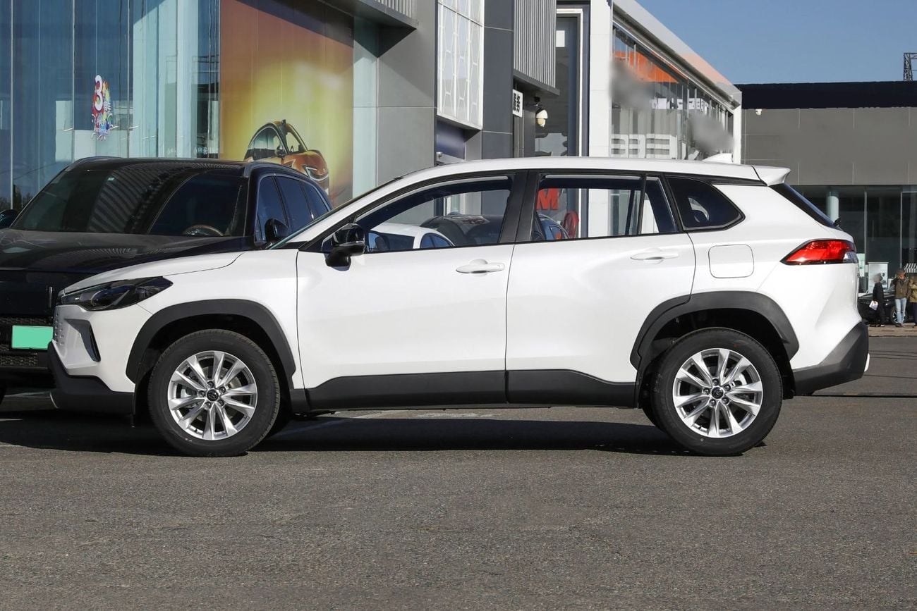 تويوتا كورولا كروس GLI Toyota Corolla Cross 2026 Elite white-black