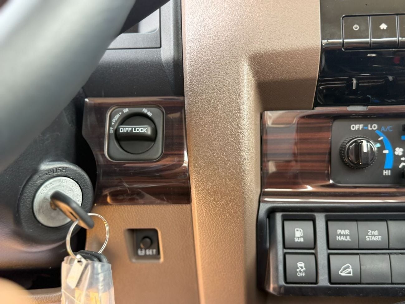 تويوتا لاند كروزر بيك آب Toyota Land Cruiser 79 4.0L V6
