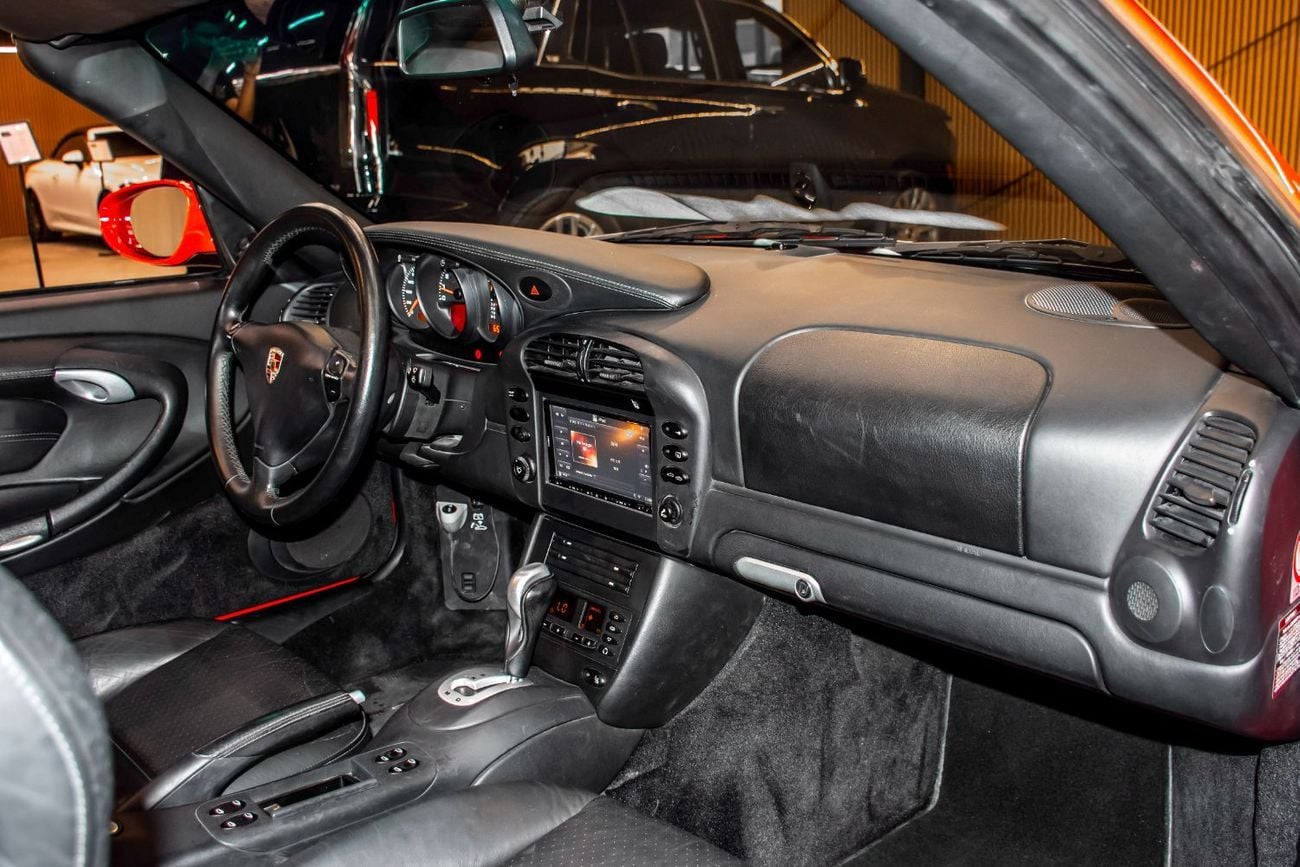 Porsche 911 CARRERA 4S