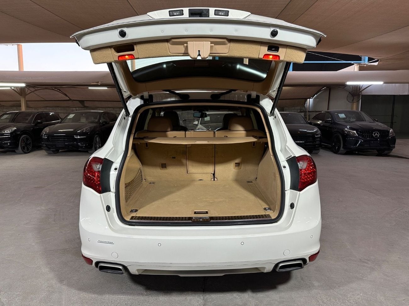 Porsche Cayenne S PORSCHE CAYENNE 2012 | PORSCHE SERVICE HISTORY | TWO KEYS | 14-WAY ADAPTIVE SEATS