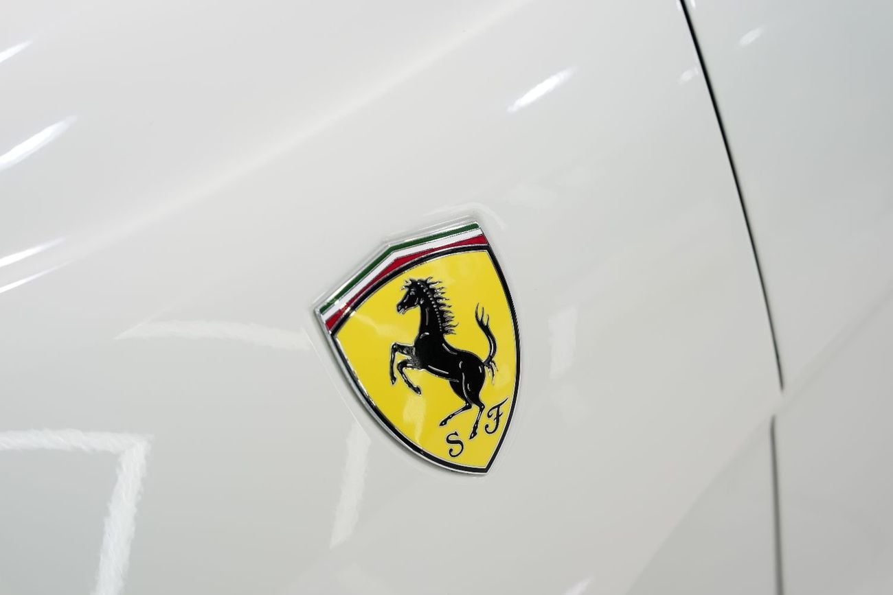 فيراري 812 GTS SUPERFAST | شاشة عرض للركاب | باقة ألياف الكربون | مواصفات دول مجلس التعاون الخليجي!!