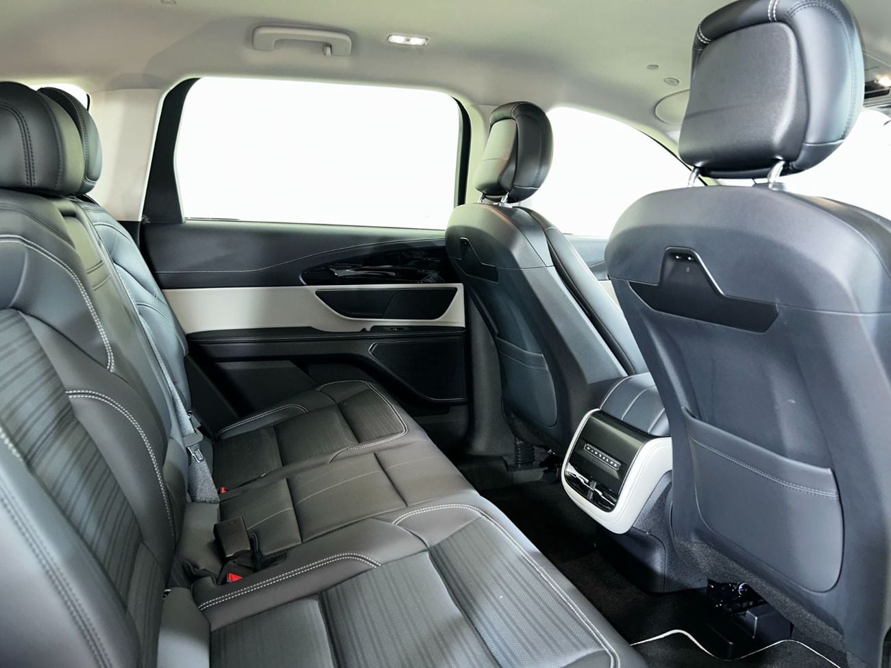 لينكولن ناوتيلوس RESERVE I NAU325 / AL TAYER MOTORS AL QOUZ SHOWROOM