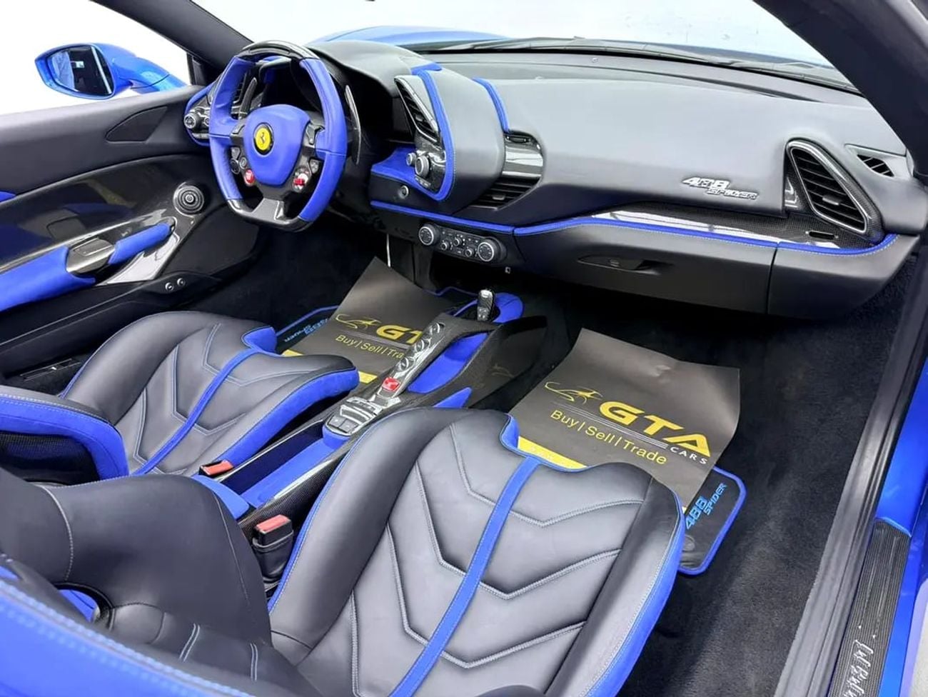 فيراري 488 سبايدر Carbon Edition, Full Service History, Carbon Fiber Package, GCC