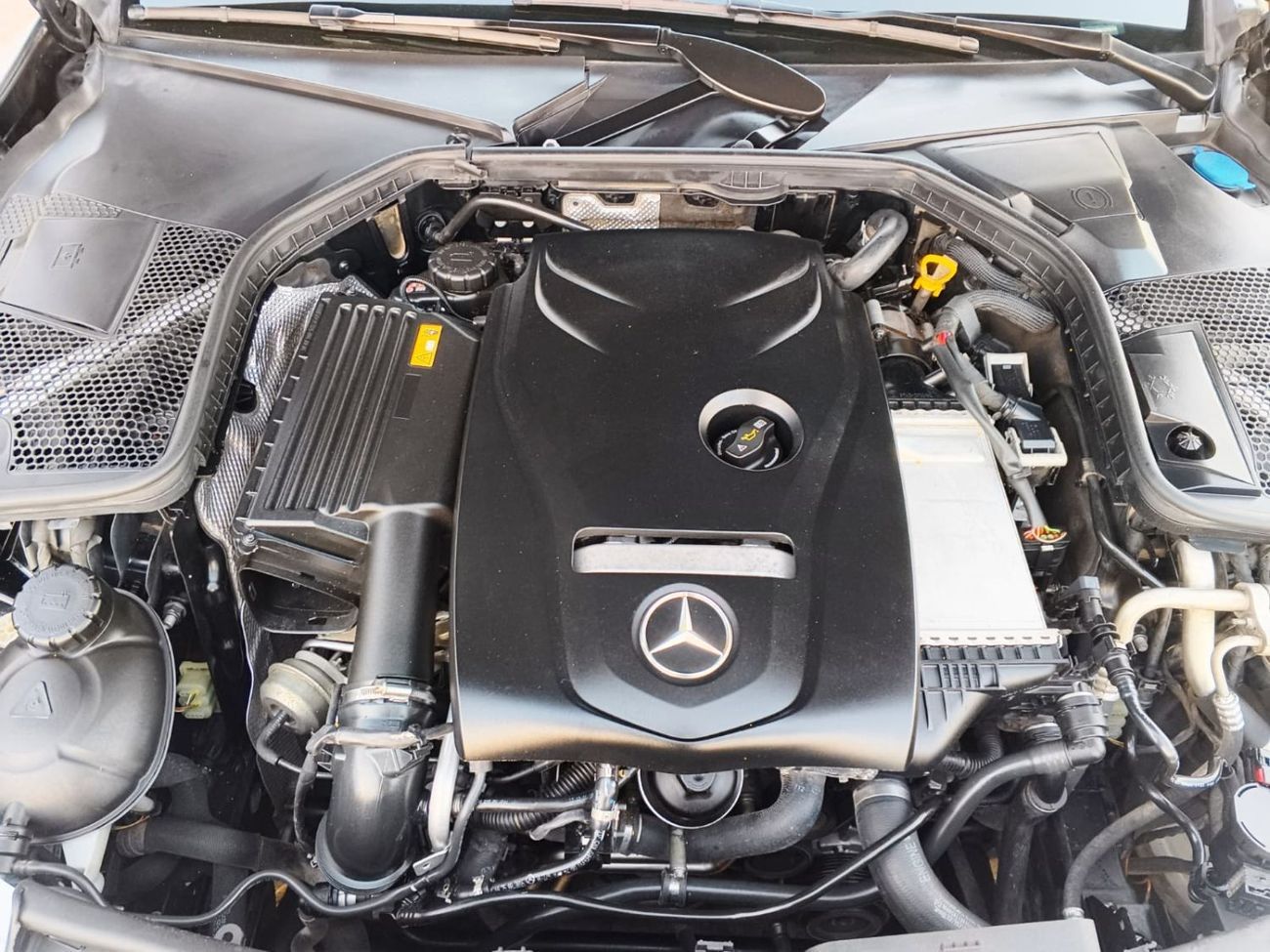 Mercedes Benz C300 STANDARD low milage