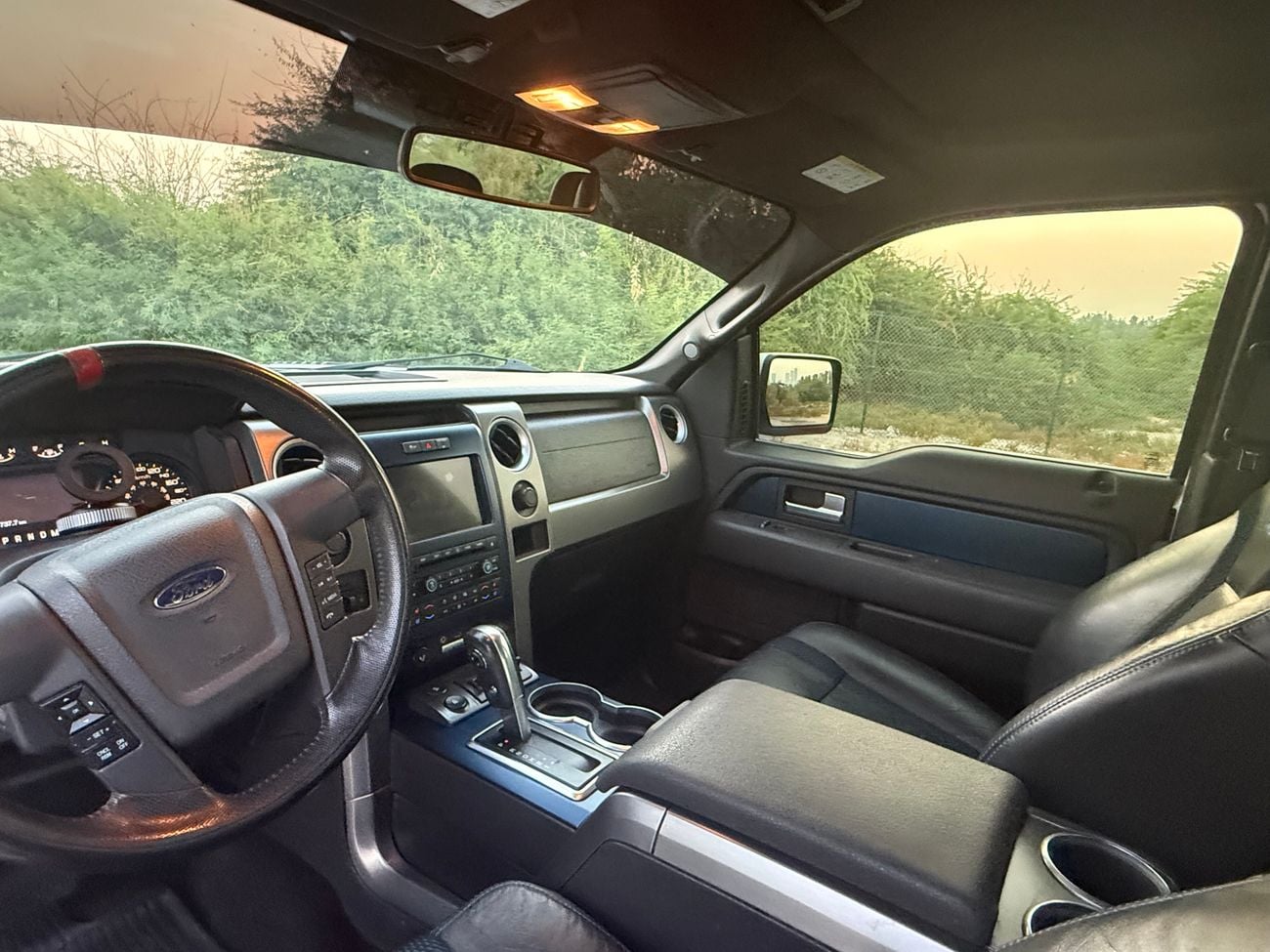 Ford F-150 SVT RAPTOR SUPER CAB