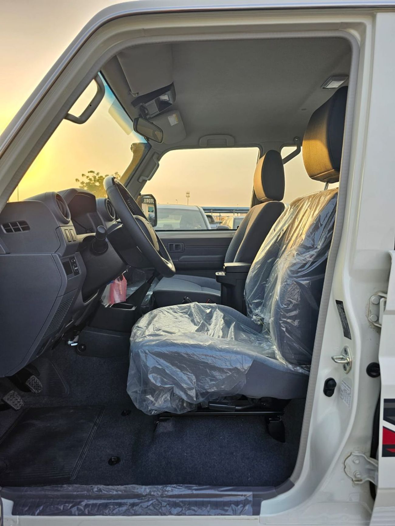 Toyota Land Cruiser 70 LC76 LXA HARDTOP LC76 LXA 5 DOOR || 4.0L PETROL M/T | REAR CAMERA | PWR WINDOWS | SNORKEL (CODE # 76MM)
