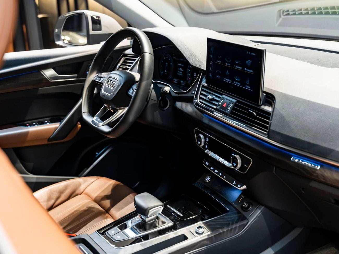 Audi Q5 45 TFSI SPORTBACK S-LINE BUY NOW, PAY 2027 | THE BLACKLINE STANDARD | June 2027 Warranty + Service, GCC, Low KMs