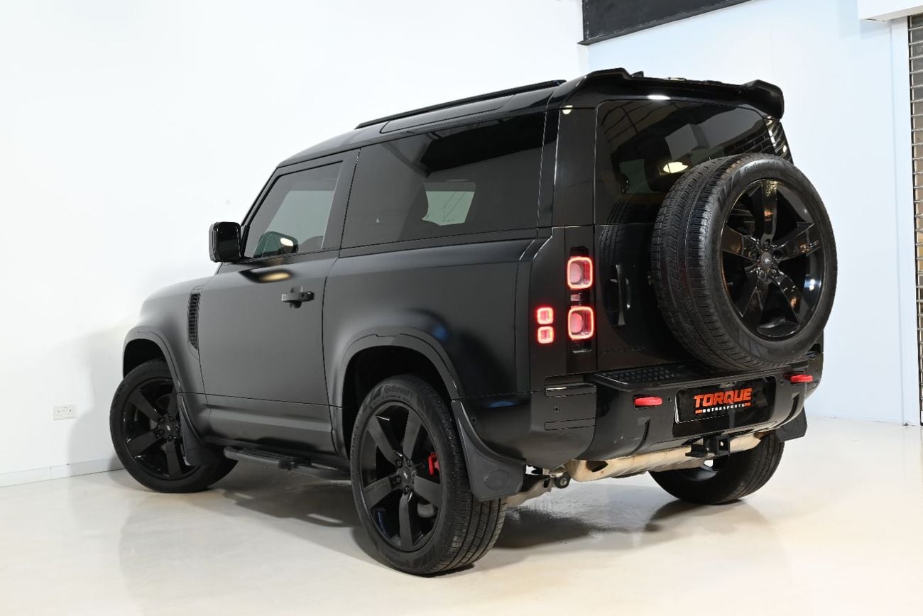 Land Rover Defender 90 SE P400 2024 Land Rover Defender 90 SE P400 X-Dynamic, 2027 Land Rover Warranty and Service Pack