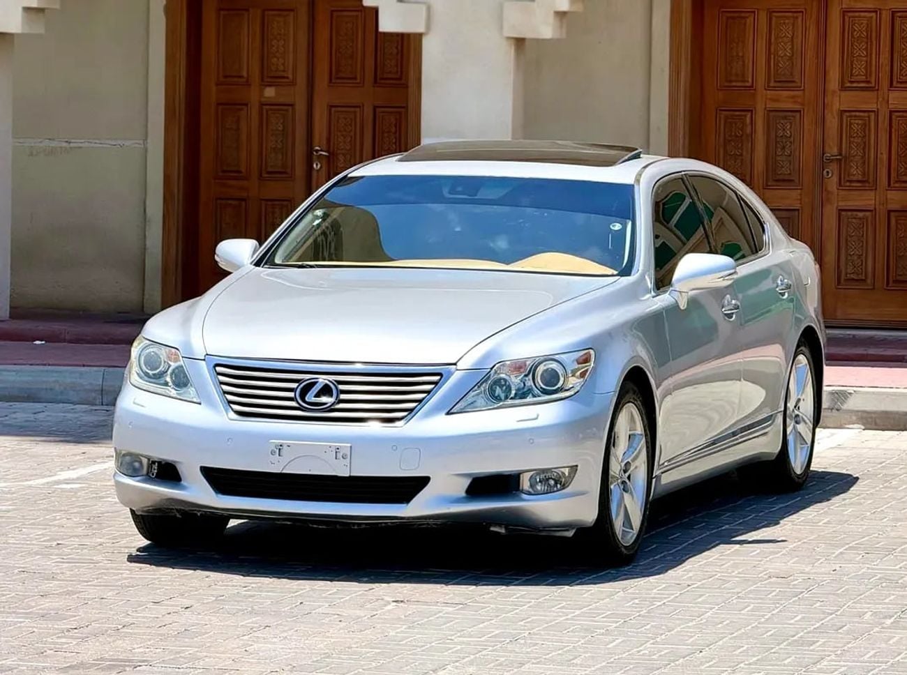 Lexus LS460 لكزس LS 460 فل اوبشن ياباني LS 460 | Pristine Condition | Japanese Specs