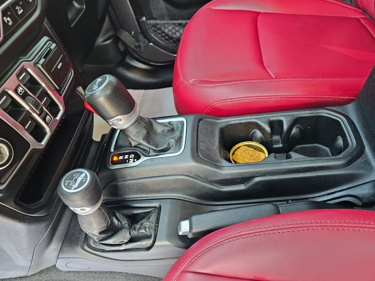 Jeep Wrangler RUBICON eep Wrangler Sport four-door