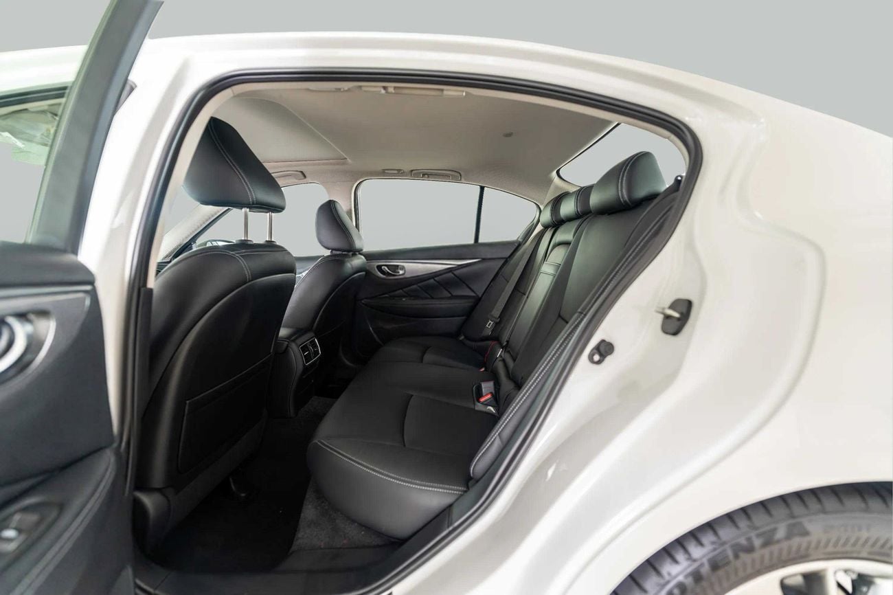 Infiniti Q50 LUXE 3.0