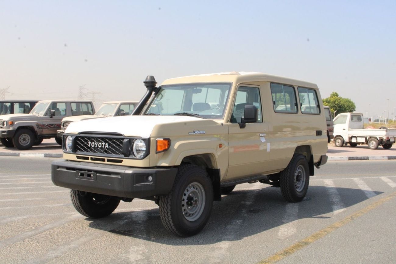 Toyota Land Cruiser 70 LC 78 HARDTOP 4.0L MT