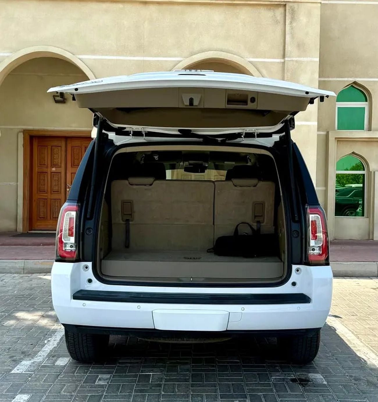 GMC Yukon SLT جي ام سي يوكن SLE خليجي بحالة ممتازة