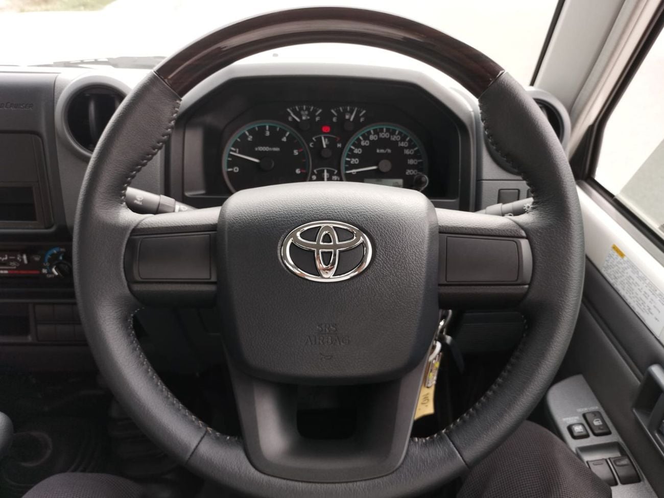 Toyota Land Cruiser Pickup 70 LC79 2.8L SINGLE CAB M/T LC79 2.8L SC M/T RHD - OPEN DESTINATION