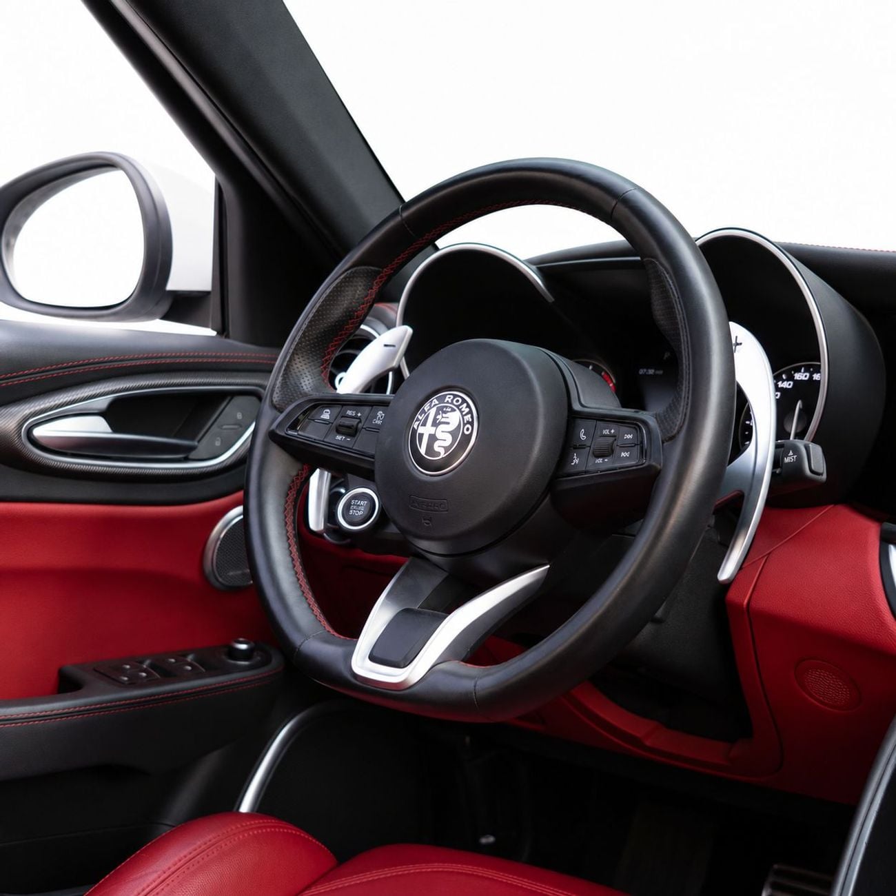 Alfa Romeo Giulia VELOCE AED 1,724 P.M • 0% Downpayment • Alfa Romeo Giulia Veloce • Agency Warranty And Service Contract