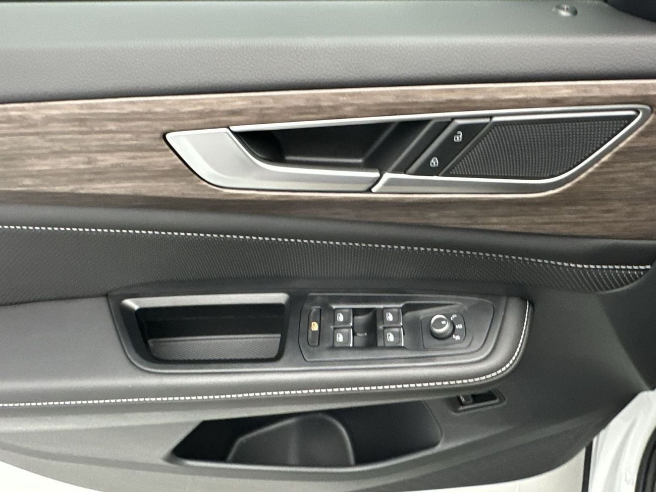 Volkswagen Teramont COMFORTLINE Premium Leather 7-Seater SUV | Panoramic Sunroof | Desert Comfort Ready