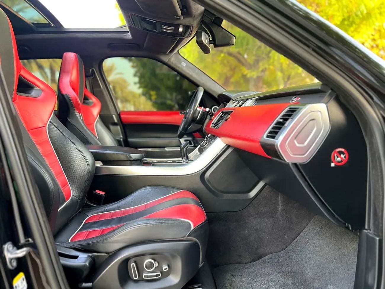 Land Rover Range Rover Sport SVR GCC - Pristine Condition