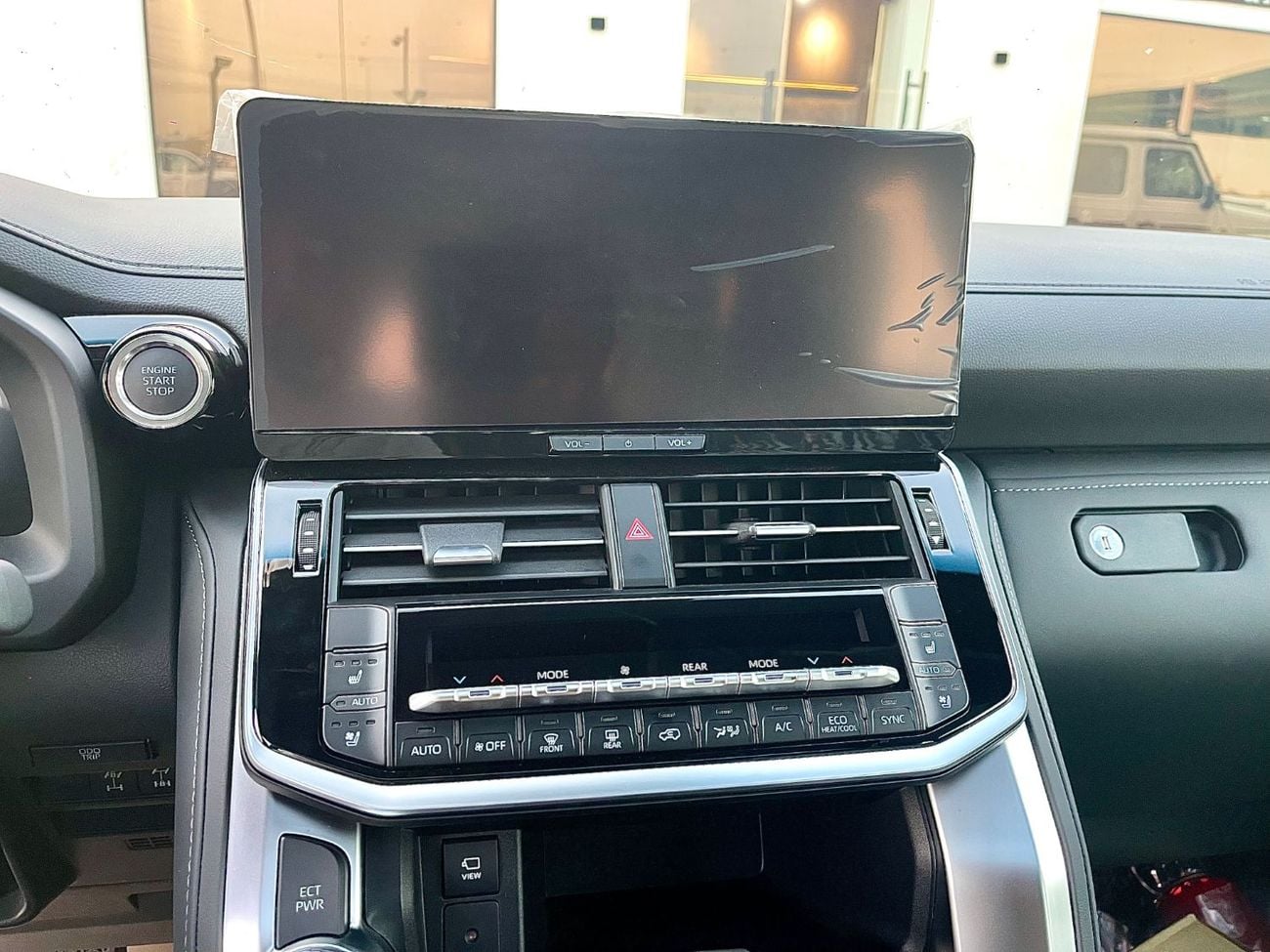 Toyota Land Cruiser VX LAND Cruiser VX 4.0 PETROL AT Omani Specs Fully Loaded | Soft Door closed | RADAR | JBL