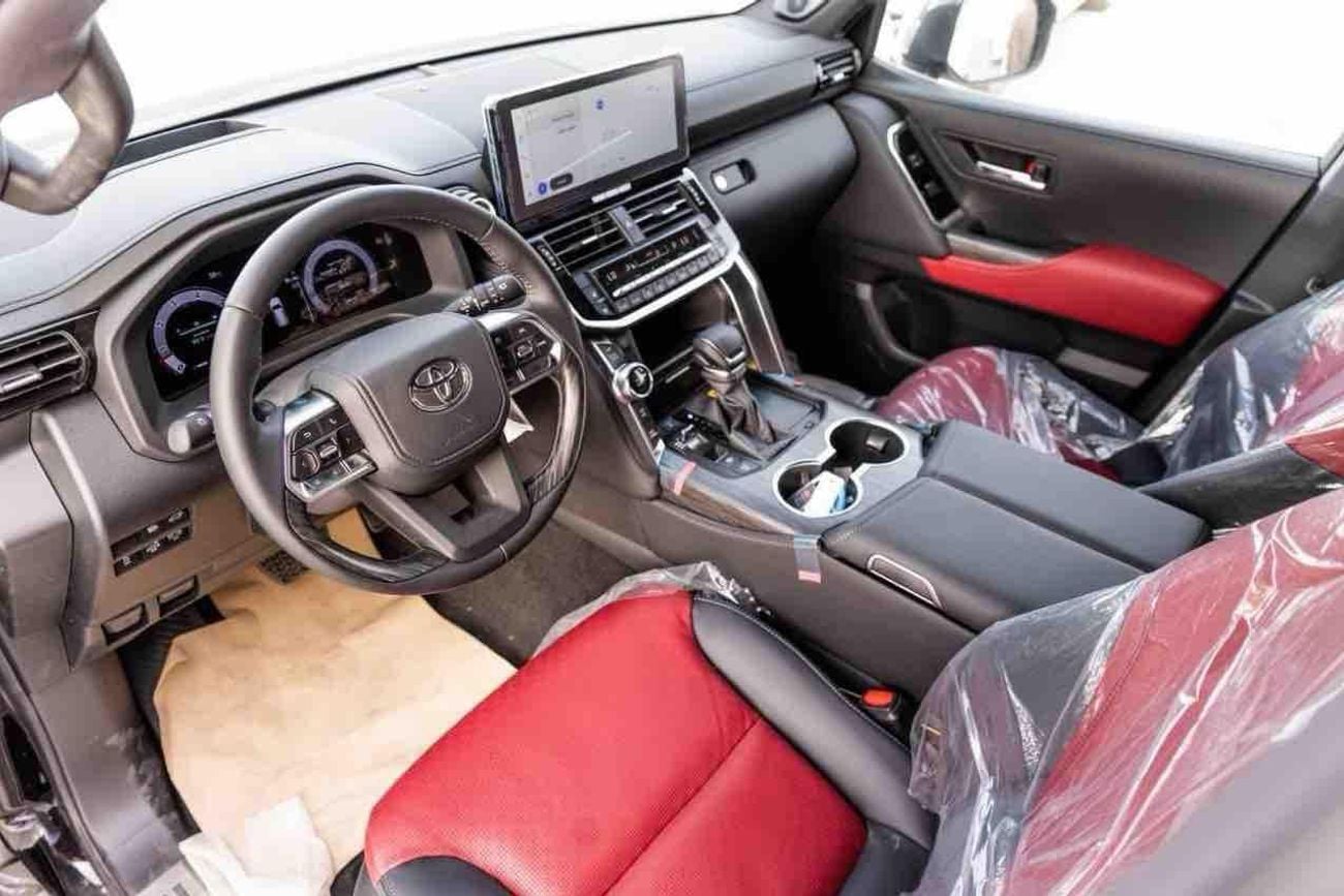 تويوتا لاند كروزر VXR لاندكروزر 300 3.3 ديزل VXR حصري أسود/أحمر، مقصورة داخلية سوداء، موديل 2026/2026