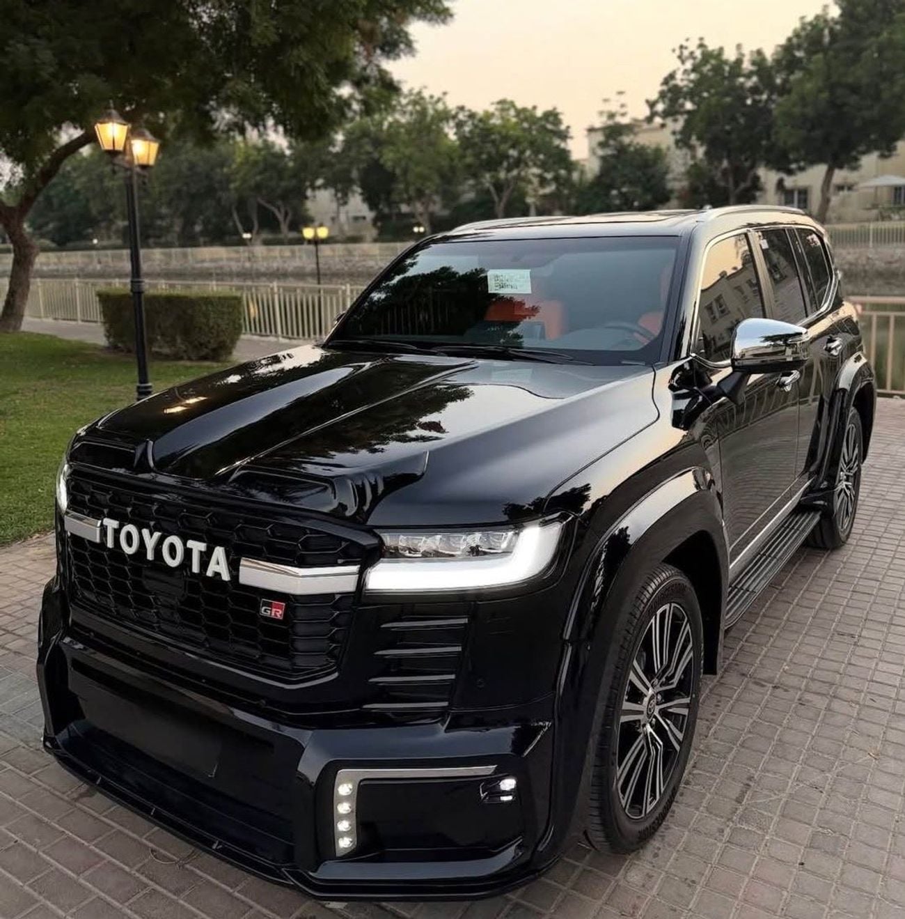Toyota Land Cruiser VXR