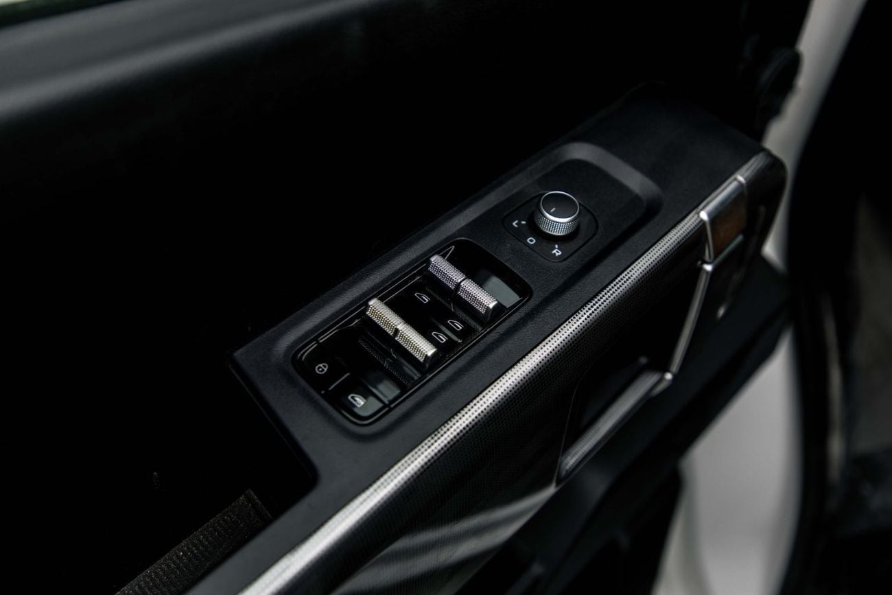 Geely Farizon 2025 Farizon Super Van - White inside Black and Brown | Export Only