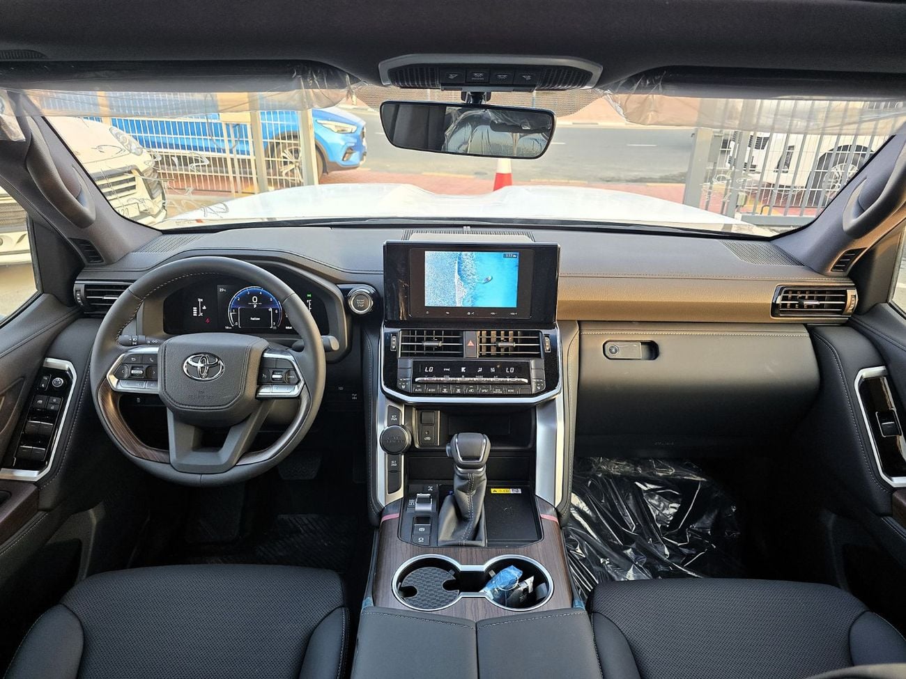 Toyota Land Cruiser GXR Toyota Land Cruiser GXR 4.0L petrol 2026 white color