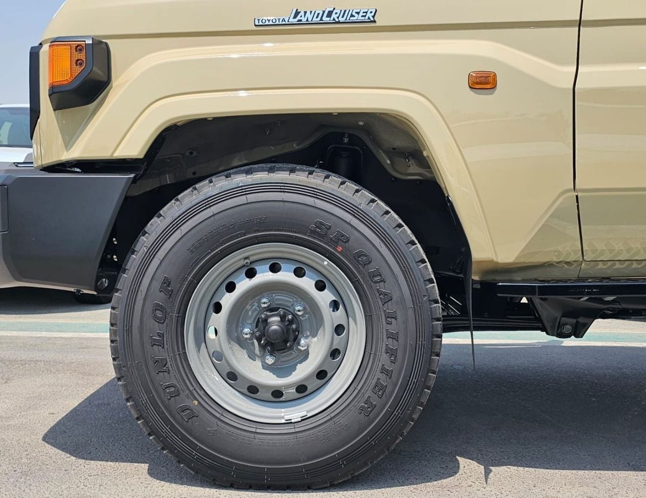 Toyota Land Cruiser Pick Up LC79 SINGLE CABIN || 4.0L PETROL V6 4WD / PWR WINDOWS / DIFFLOCK SNORKEL (CODE # SC)