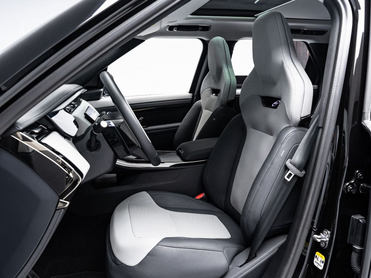 Land Rover Range Rover Sport SV EDITION ONE BUY NOW, PAY 2027 | THE BLACKLINE STANDARD | Al Tayer Warranty + Service Contract, Full Carbon, GCC