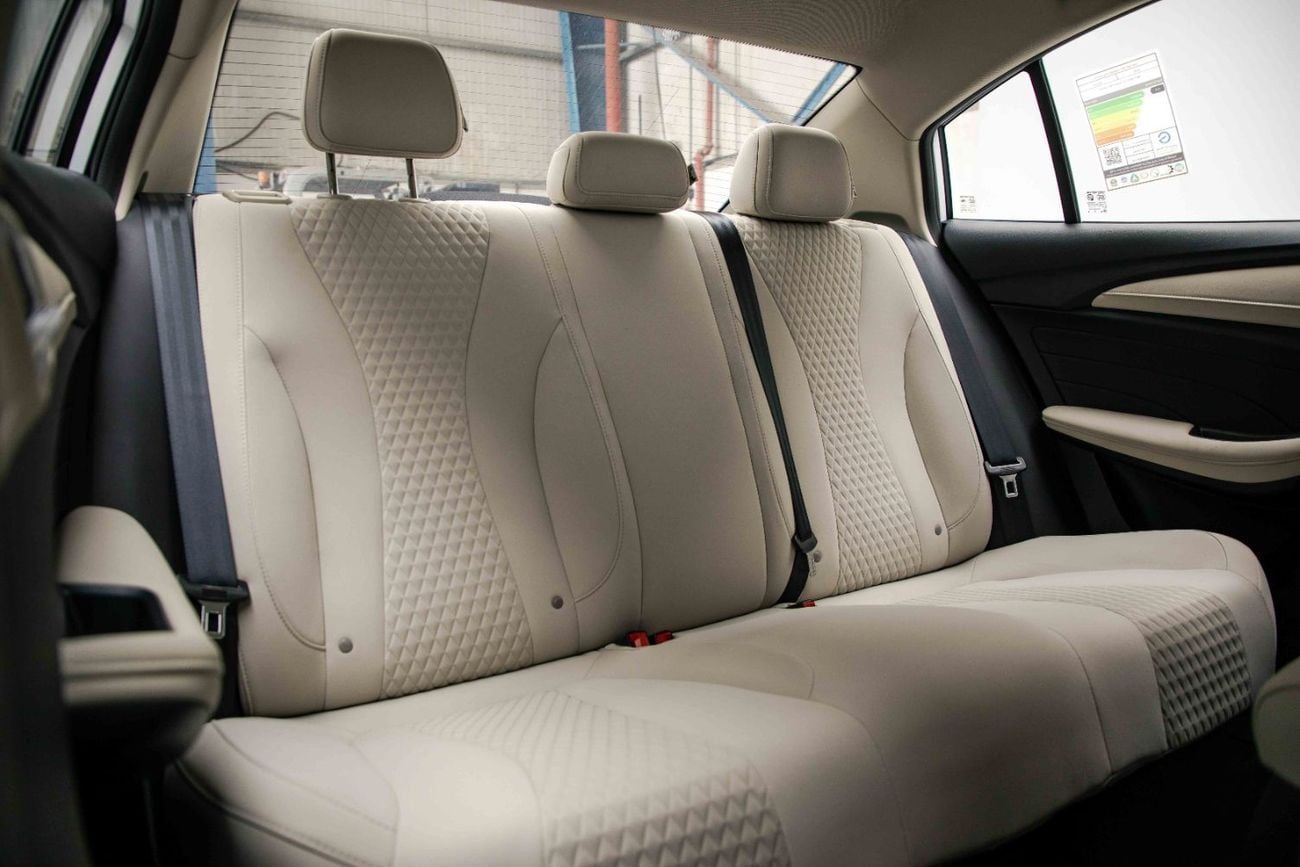 MG 5 STANDARD STD 1.5L - White Inside Beige | Export Only