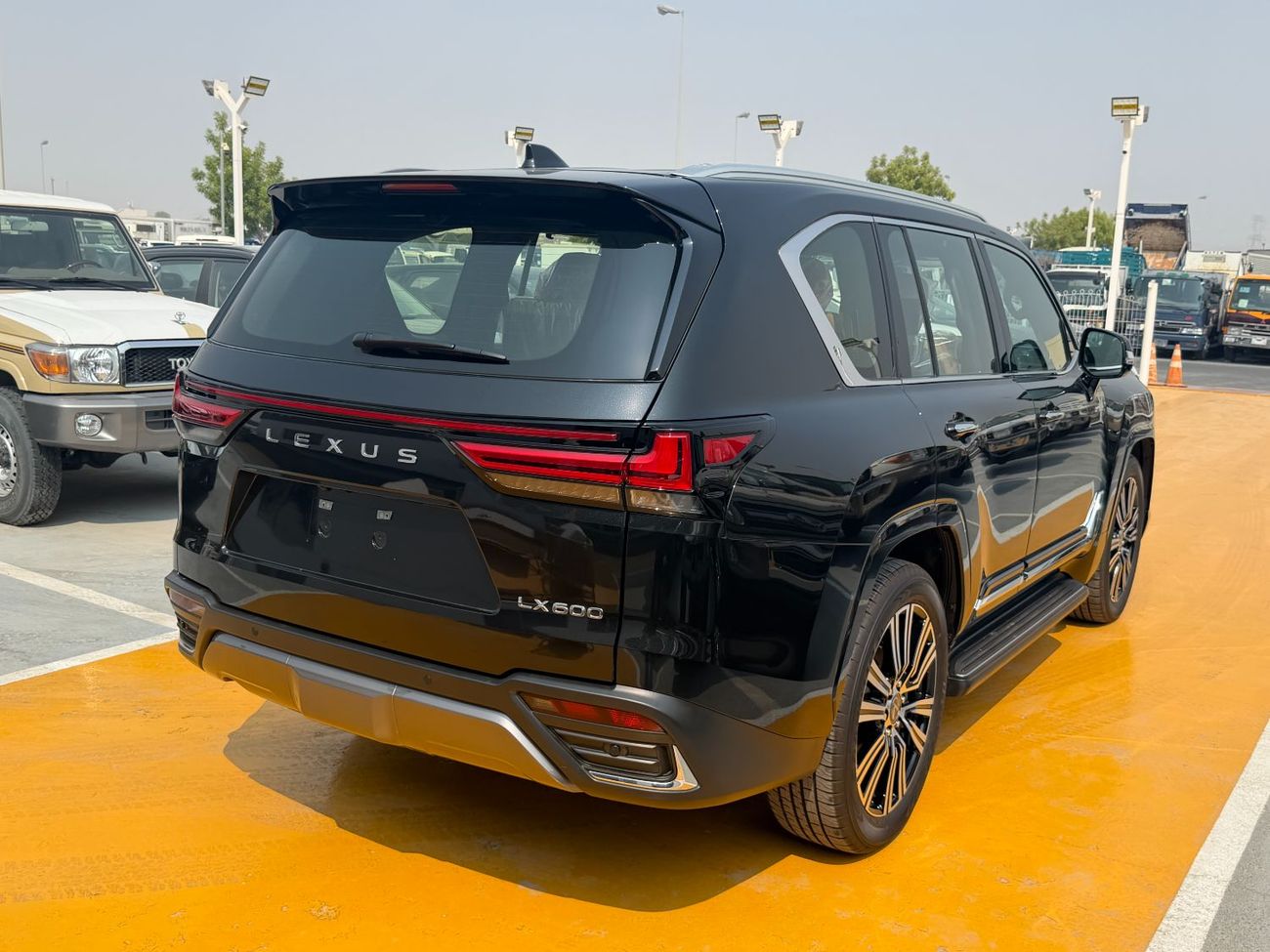 لكزس LX 600 SIGNATURE