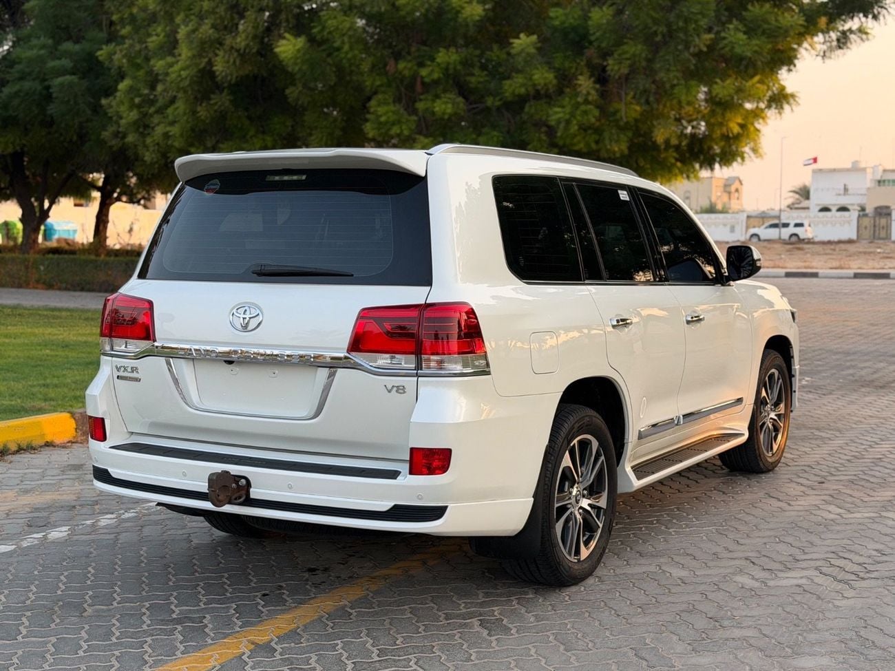 Toyota Land Cruiser GXR Grandturing V8