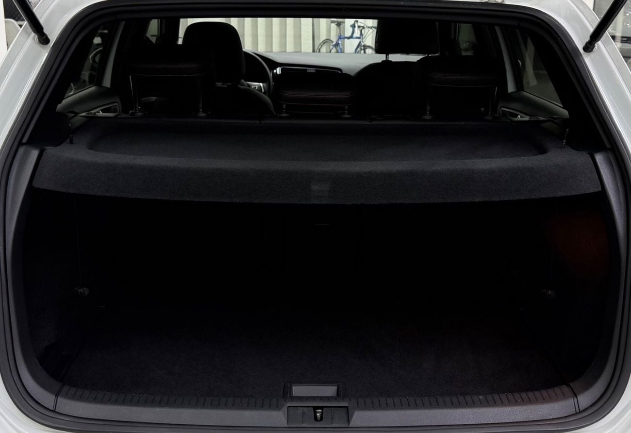 Volkswagen Golf GTI GCC .. FSH .. Top Range .. Full Options .. Perfect Condition