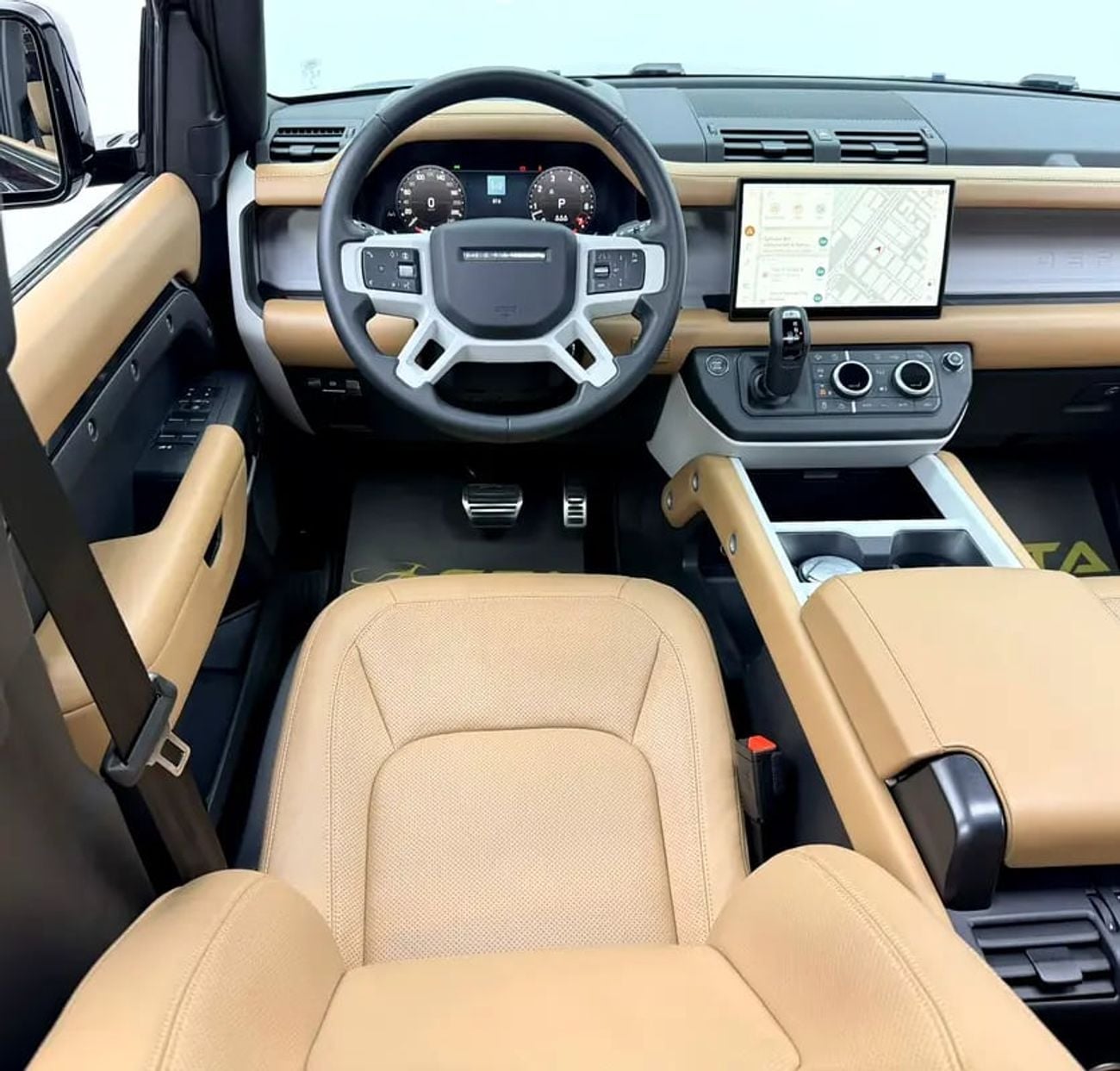 Land Rover Defender X Dynamic 110 HSE P400, LR Warranty + Service Pack, Low Km, GCC
