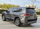 تويوتا لاند كروزر GXR Toyota landcruise 2013Model Facelifted 2025 4.0L V6 petrol Engine Colour Black push start Transm