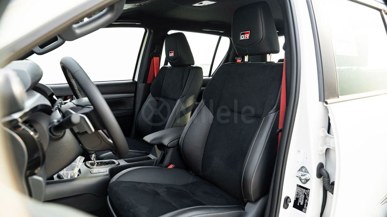 Toyota Hilux GR SPORT