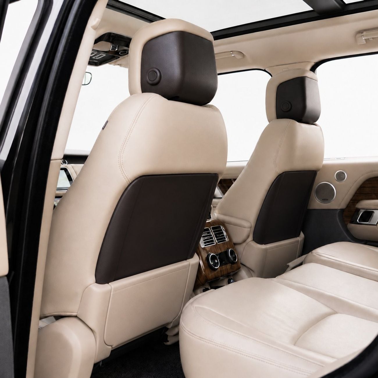Land Rover Range Rover HSE AED 4,407 P.M • 0% Downpayment • Land Rover Range Rover HSE • 1 Year Warranty