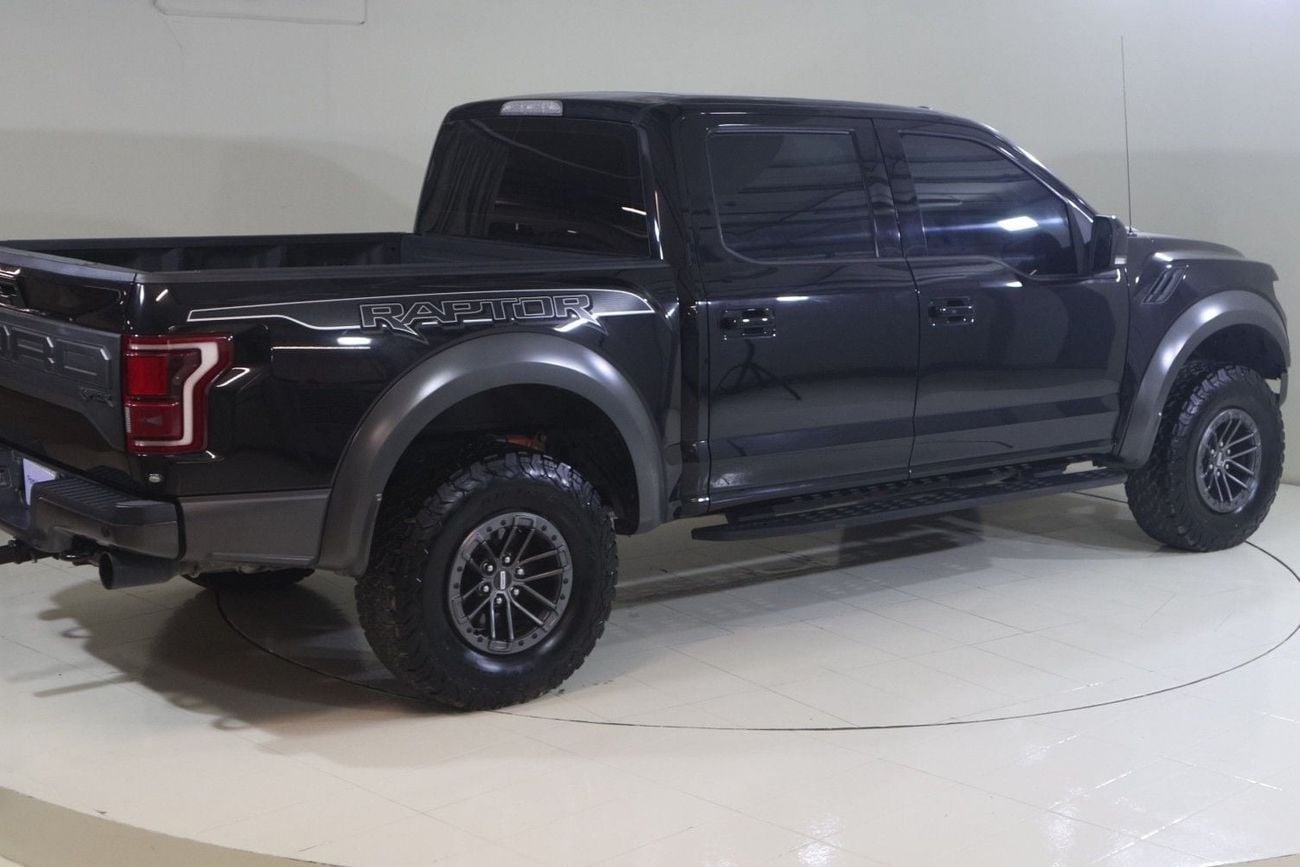 Ford F-150 RAPTOR CREW CAB LUX RP1620 /AL TAYER MOTORS/AL QOUZ SHOWROOM