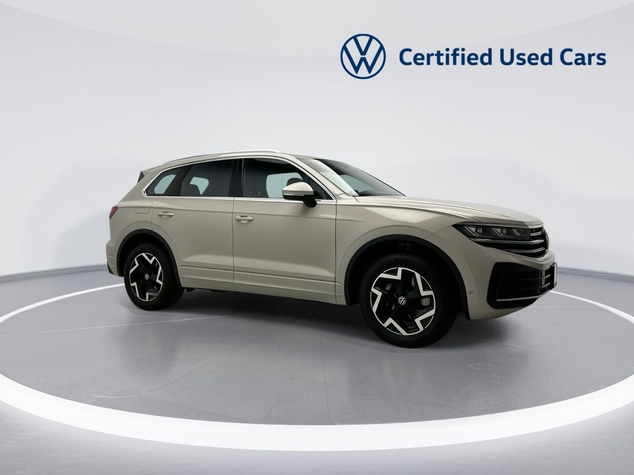 فولكس واجن طوارق ELEGANCE Touareg Elegance++ 3L | Ex-Demo | Coventry 19" Black Alloys | Varenna Leather | Massage Seats | Head