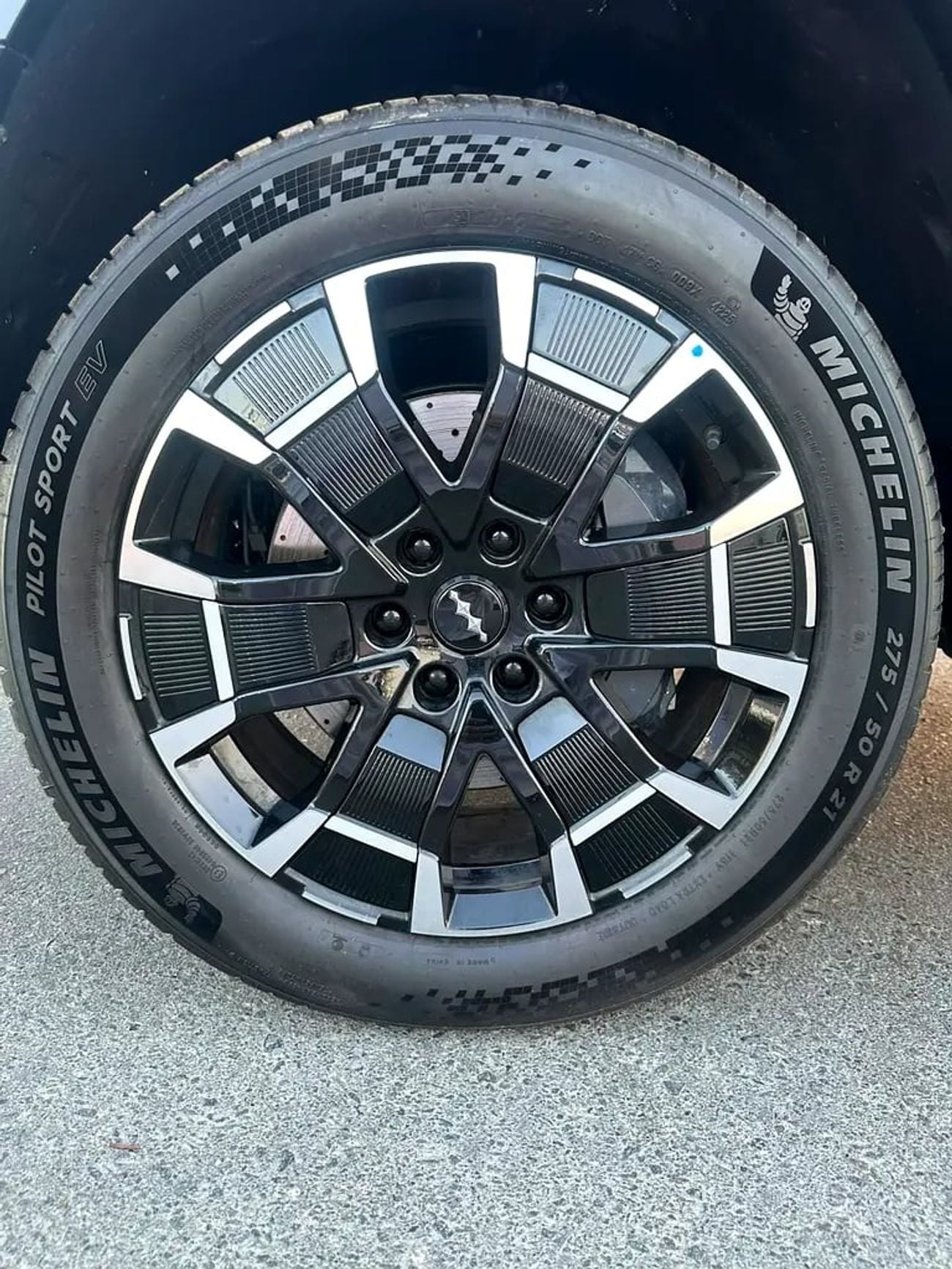 BYD Leopard 8 FLAGSHIP - Brand - Chinese Specs