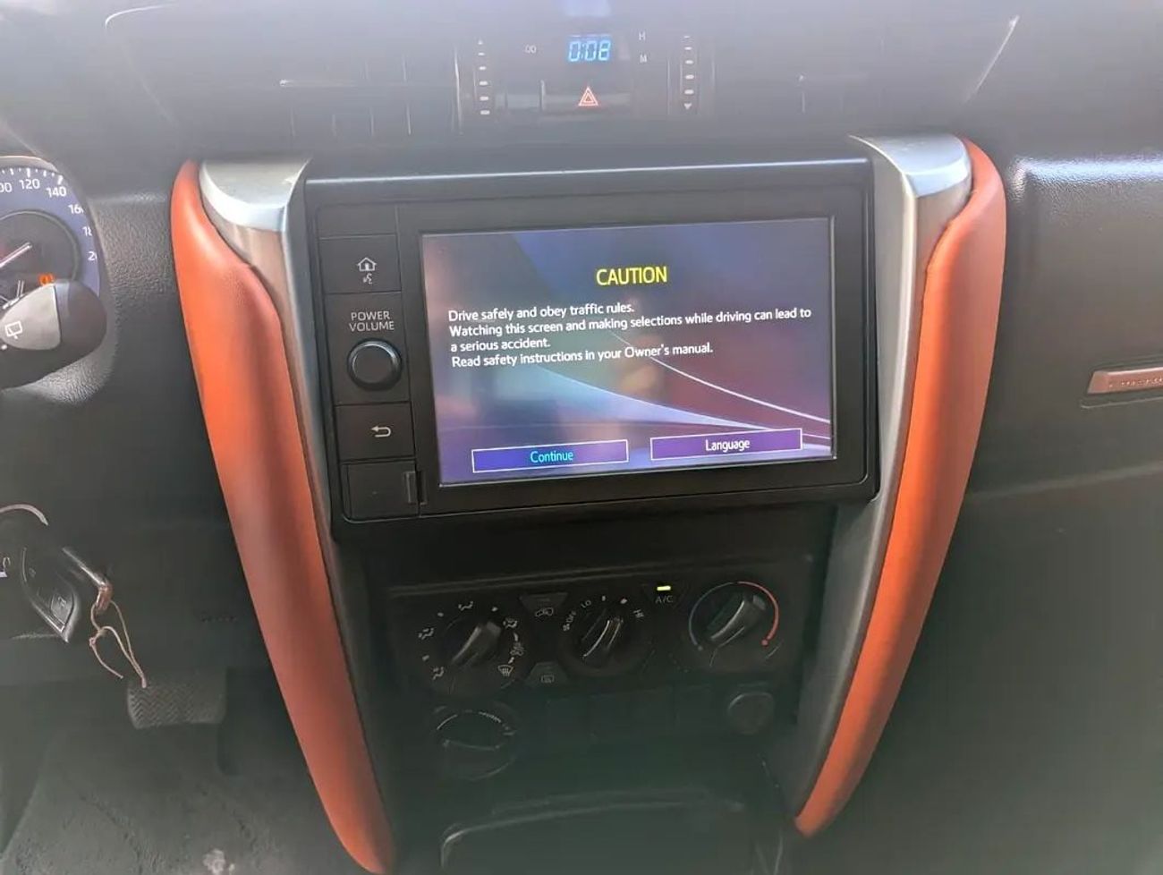 Toyota Fortuner EXR GCC Specs V4 2.7L Interior and Exterior Excellent Condition