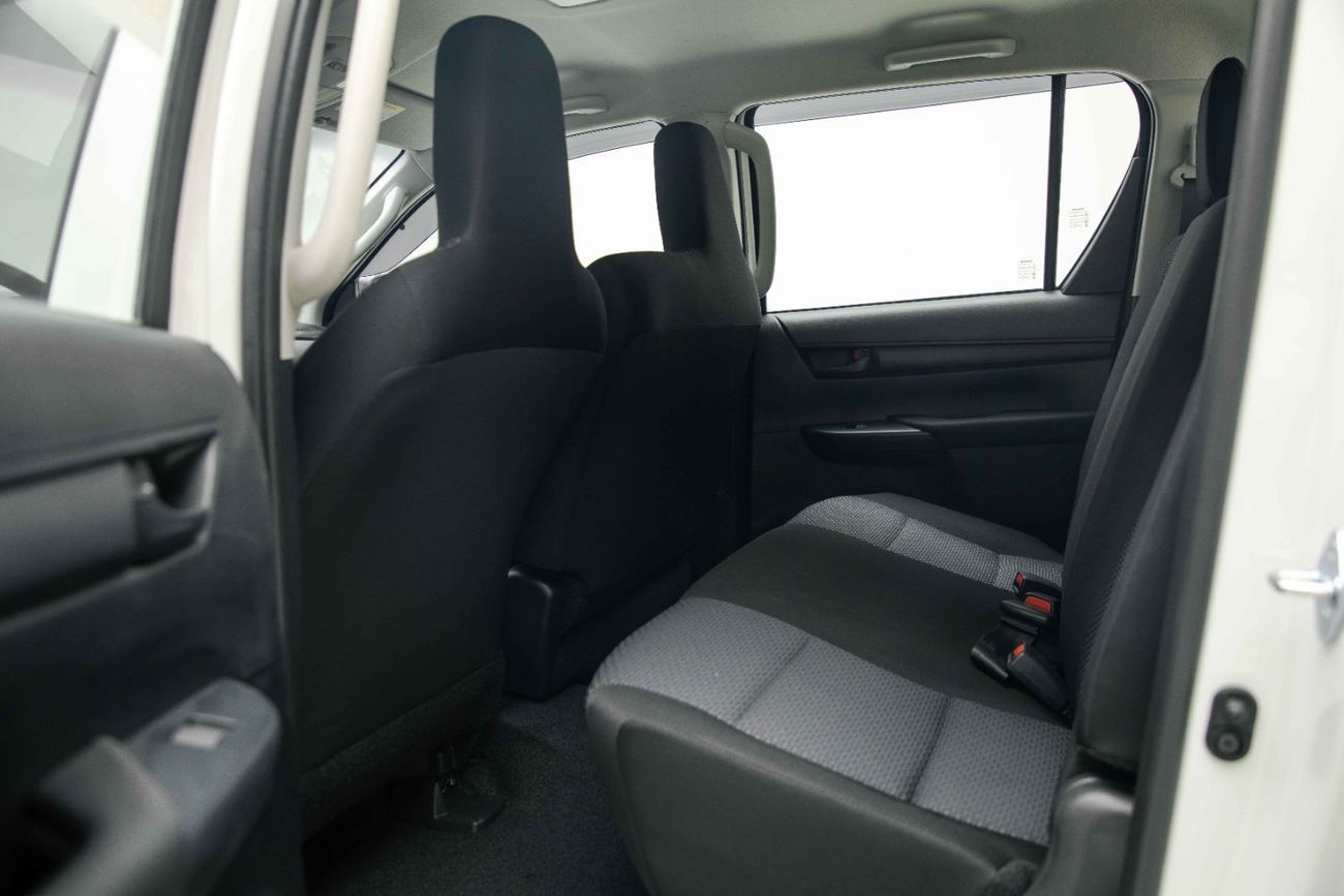 Toyota Hilux 4X4 2.4L - Platinum White Pearl Inside Black | Export Only