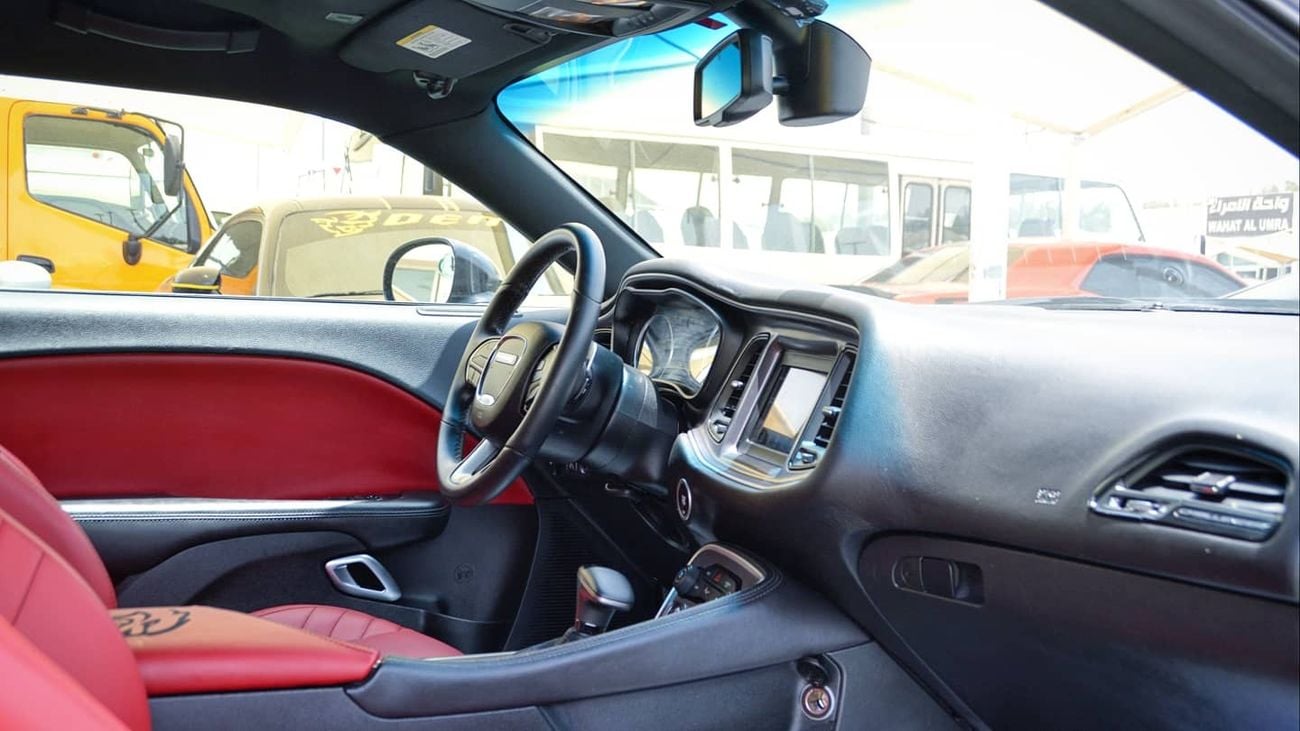Dodge Challenger SOLD!!!!!!Challenger R/T Hemi V8 5.7L 2019/ Leather Interior/ SRT Body Kit/Very Good Condition