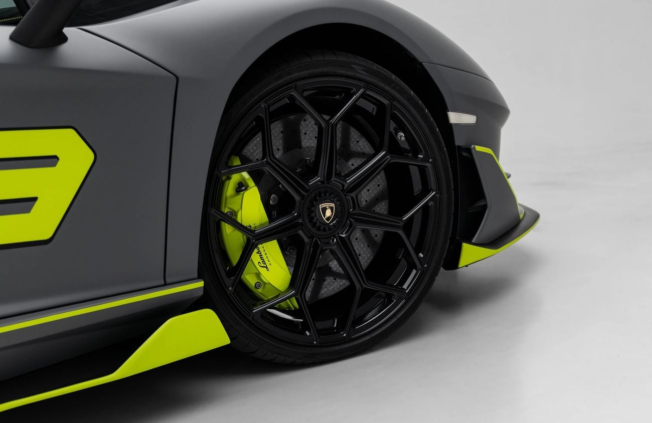 Lamborghini Aventador 6.5L V12 Naturally Aspirated Engine