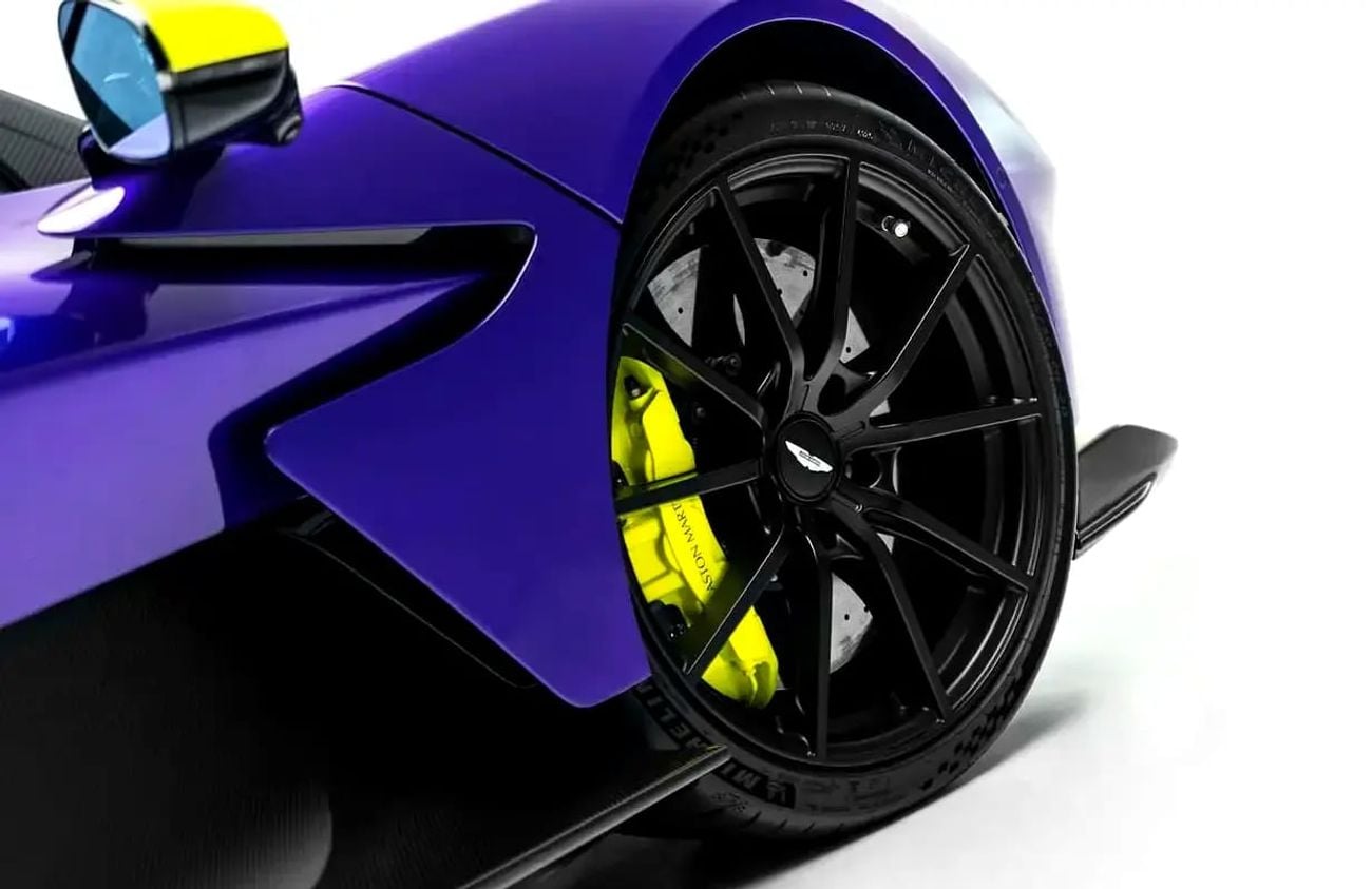 أستون مارتن فالهالا ستاندارد WARRANTY & SERVICE CONTRACT | 1 OF 999 | Q CARBON PACKS | MAGNESIUM WHEELS